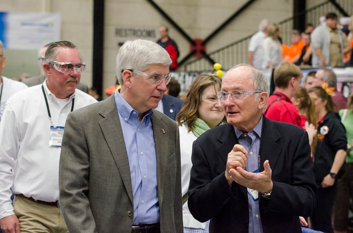 1920px-Rick_Snyder_FIRST_Robotics_State_Championship_2016_(26230159960)