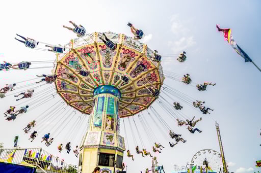 K-Days_People riding on the swing ride